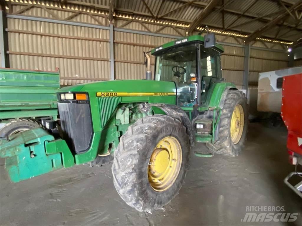John Deere 8200 Traktorer