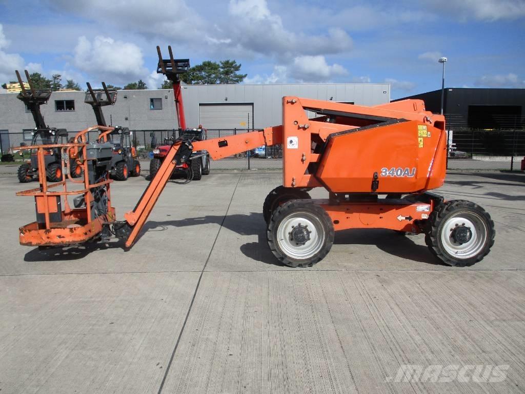 JLG 340AJ (835) Kompakta självgående bomlyftar