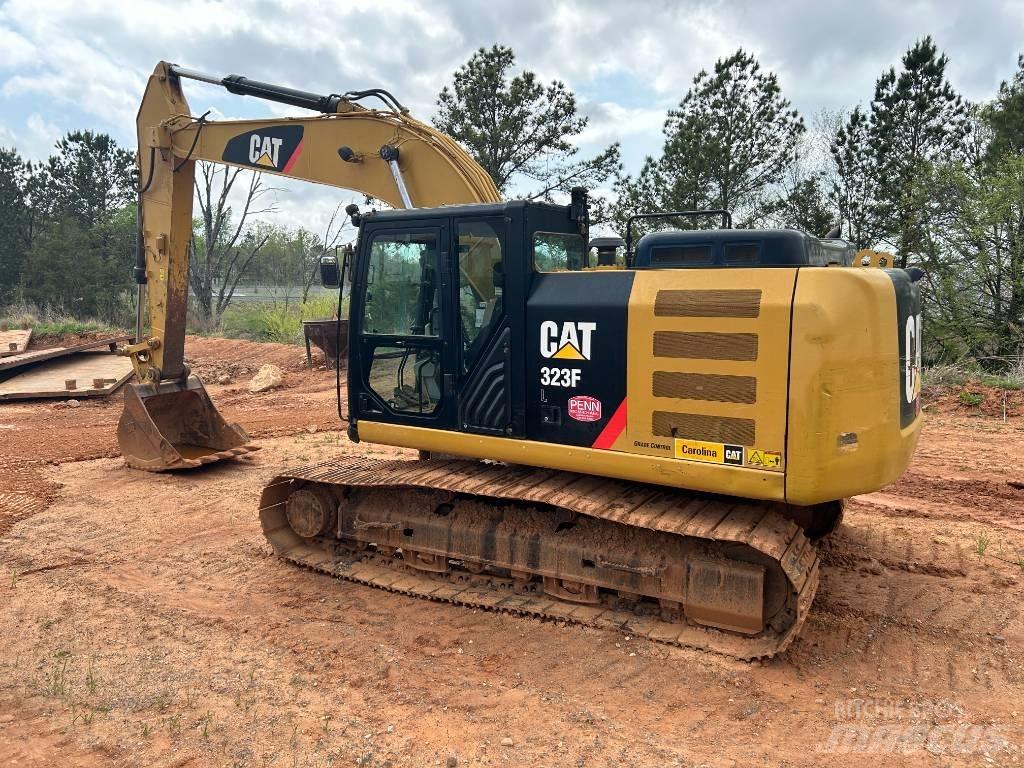 CAT 323FL Bandgrävare