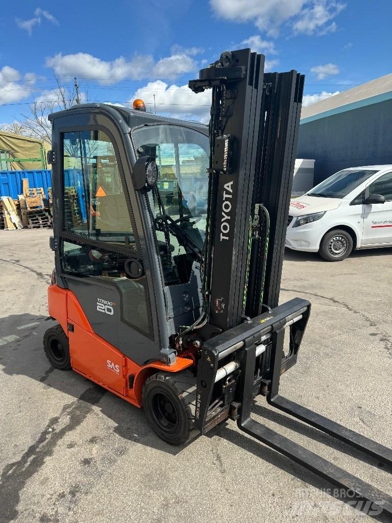 Toyota 8FBMK20T Elmotviktstruckar