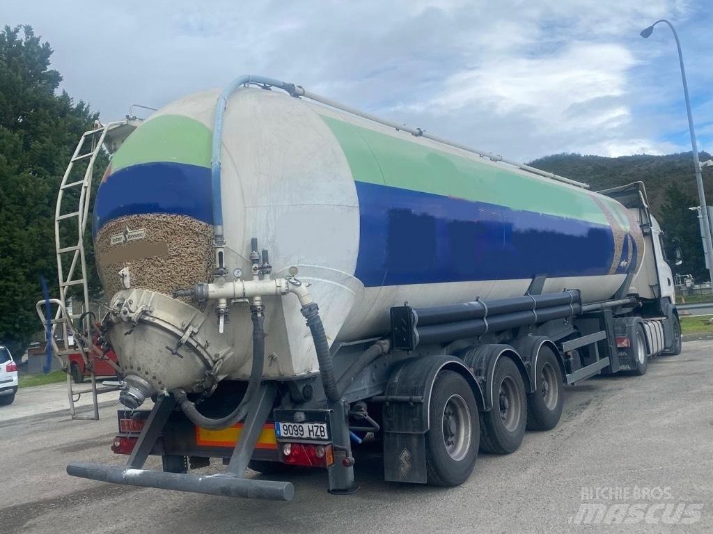 Spitzer SK2460CAL Tanktrailer