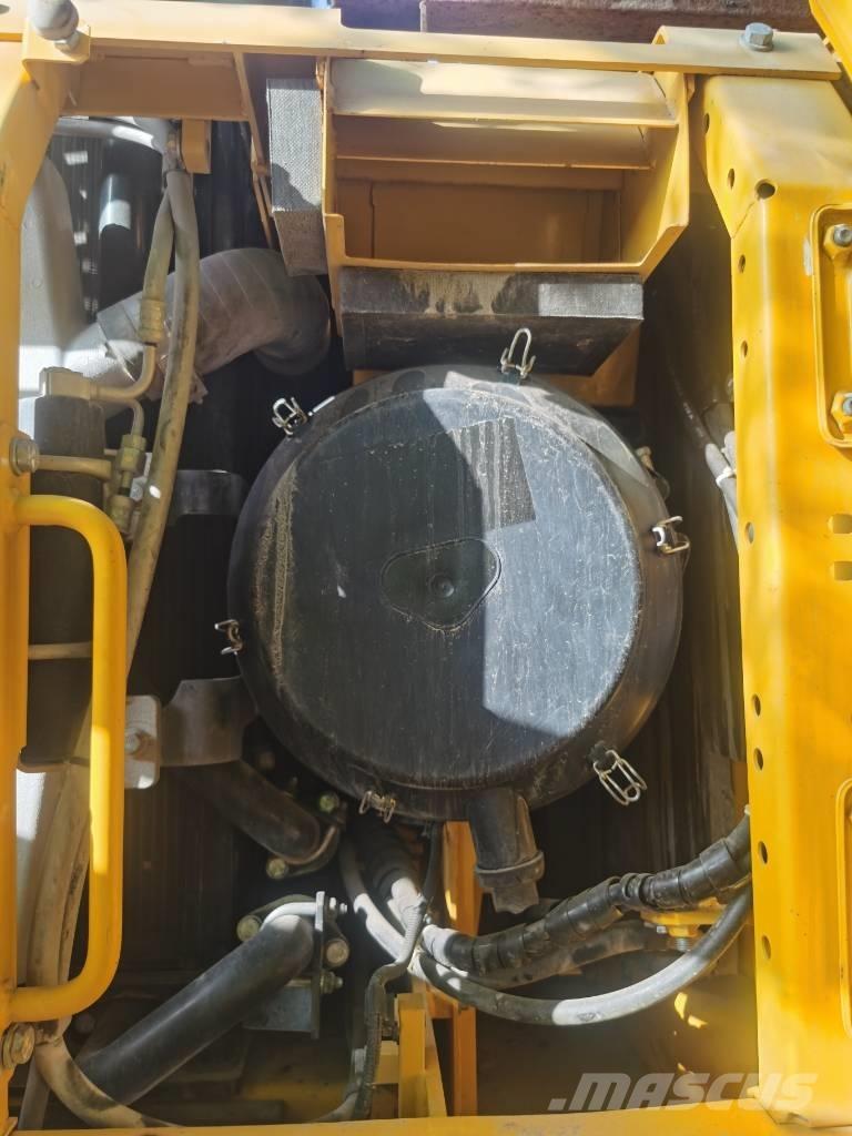 Komatsu PC 460LC-8 Bandgrävare