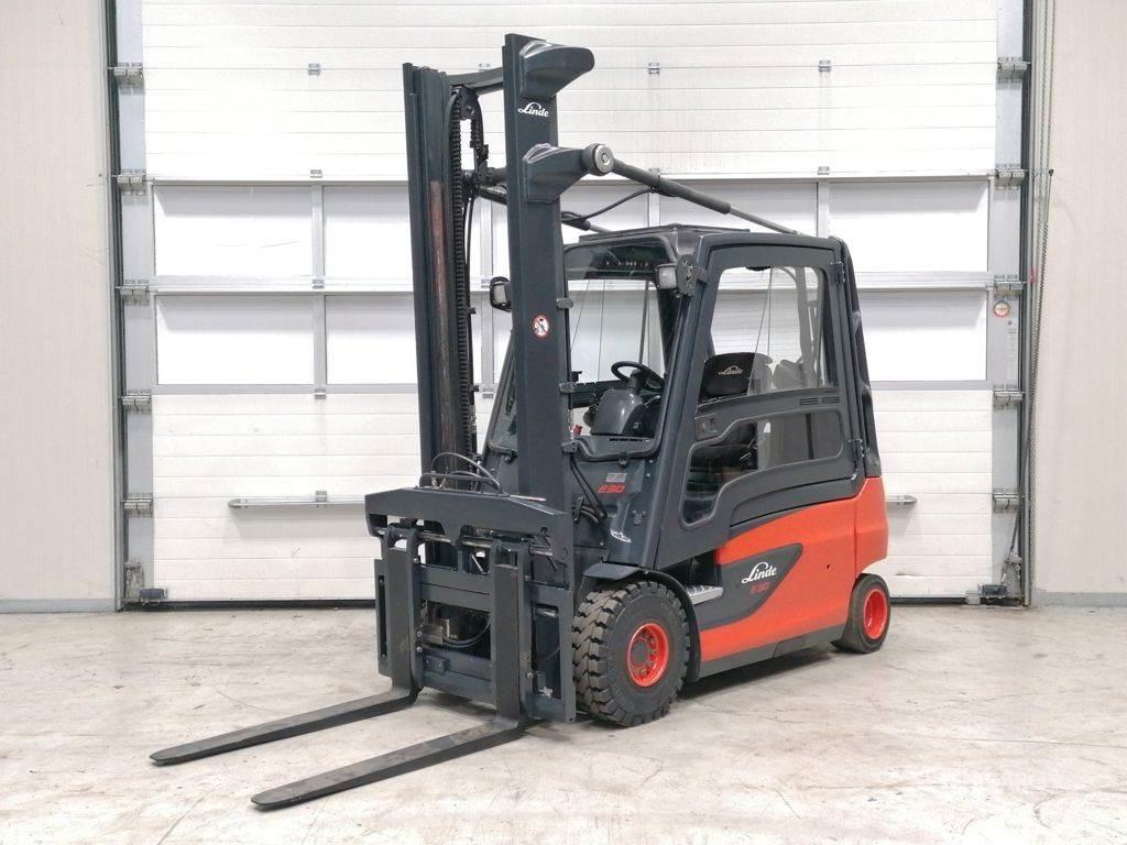 Linde E30L-01 Elmotviktstruckar