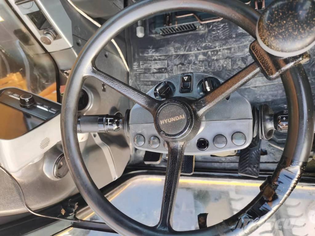 Hyundai R210W-7 Hjulgrävare