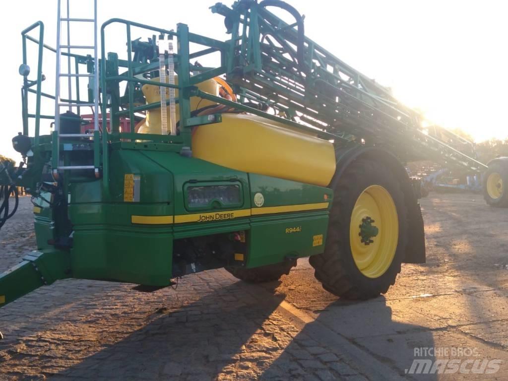 John Deere R944i Dragna sprutor