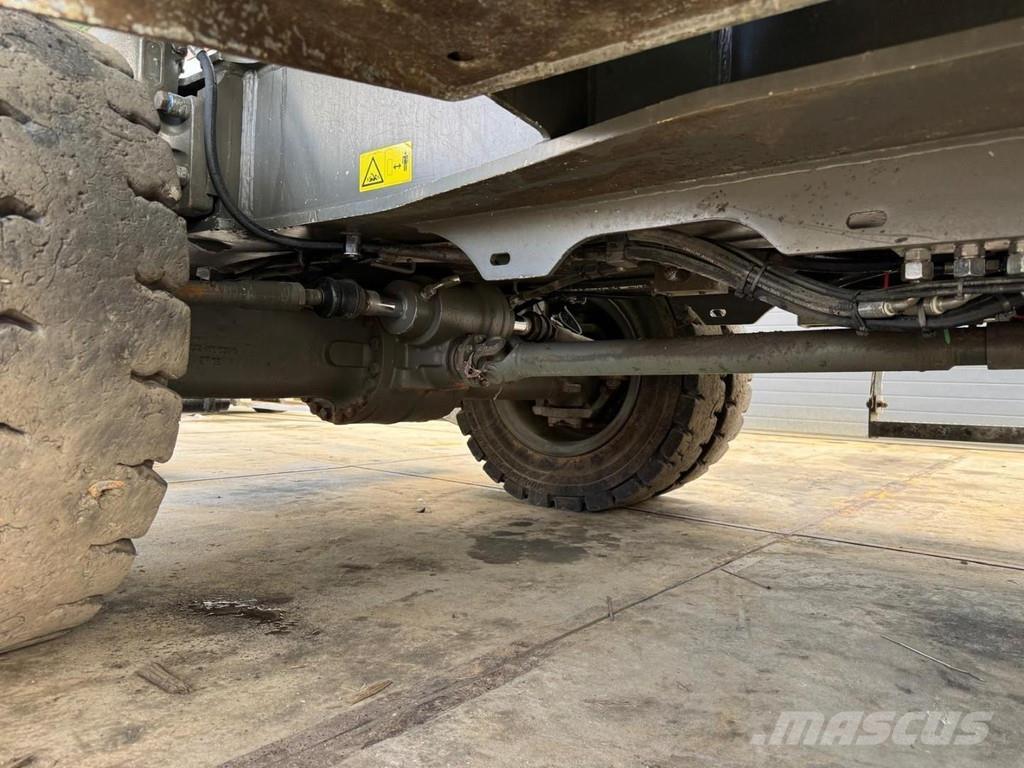 Sennebogen 825M E Avfalls / industri hantering