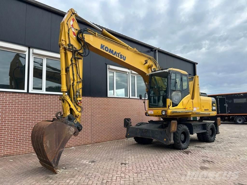 Komatsu PW200 Hjulgrävare