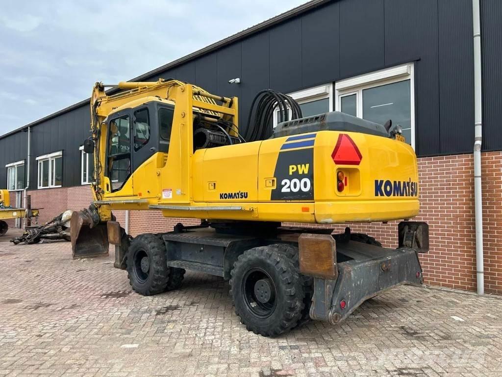 Komatsu PW200 Hjulgrävare