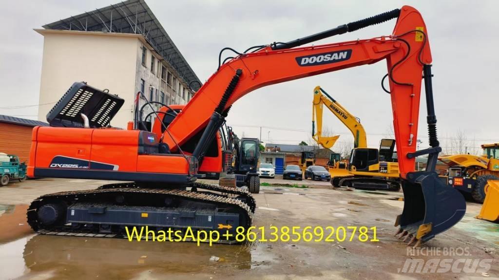 Doosan DX 225 Bandgrävare