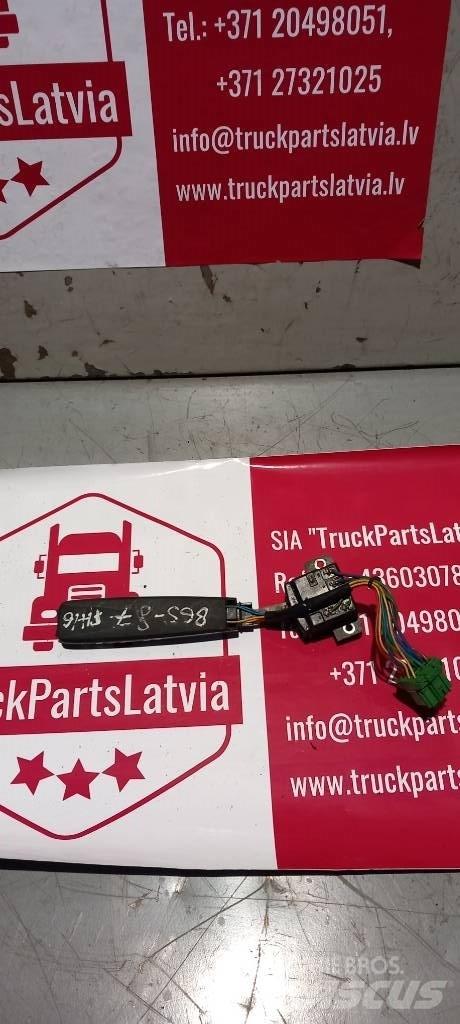 Volvo FH 12.     20553788 Hytter och interiör