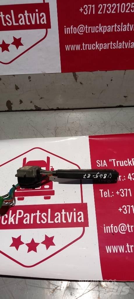 Volvo FH 12.     20553788 Hytter och interiör