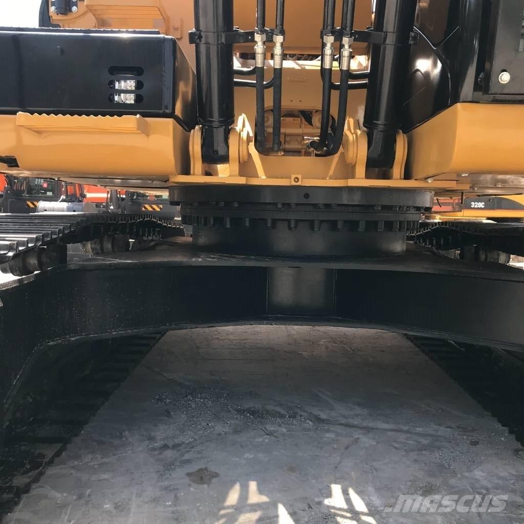 CAT 320 D L Bandgrävare