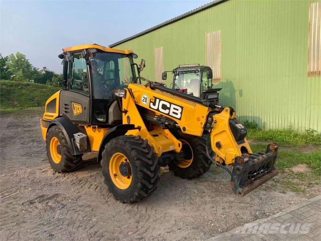 JCB TM 220 Redskapsbärare för lantbruk