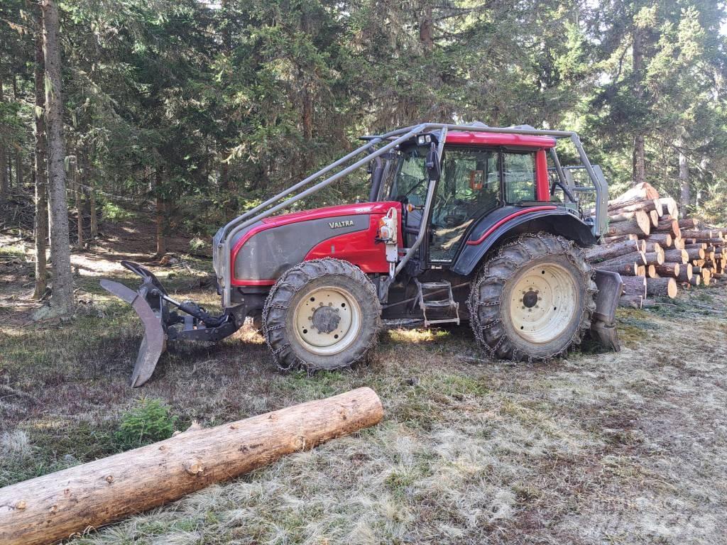 Valtra T 151 Traktorer
