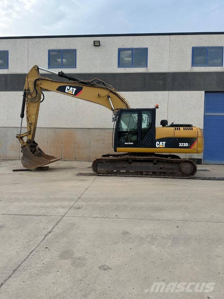 CAT 323 D LN Bandgrävare