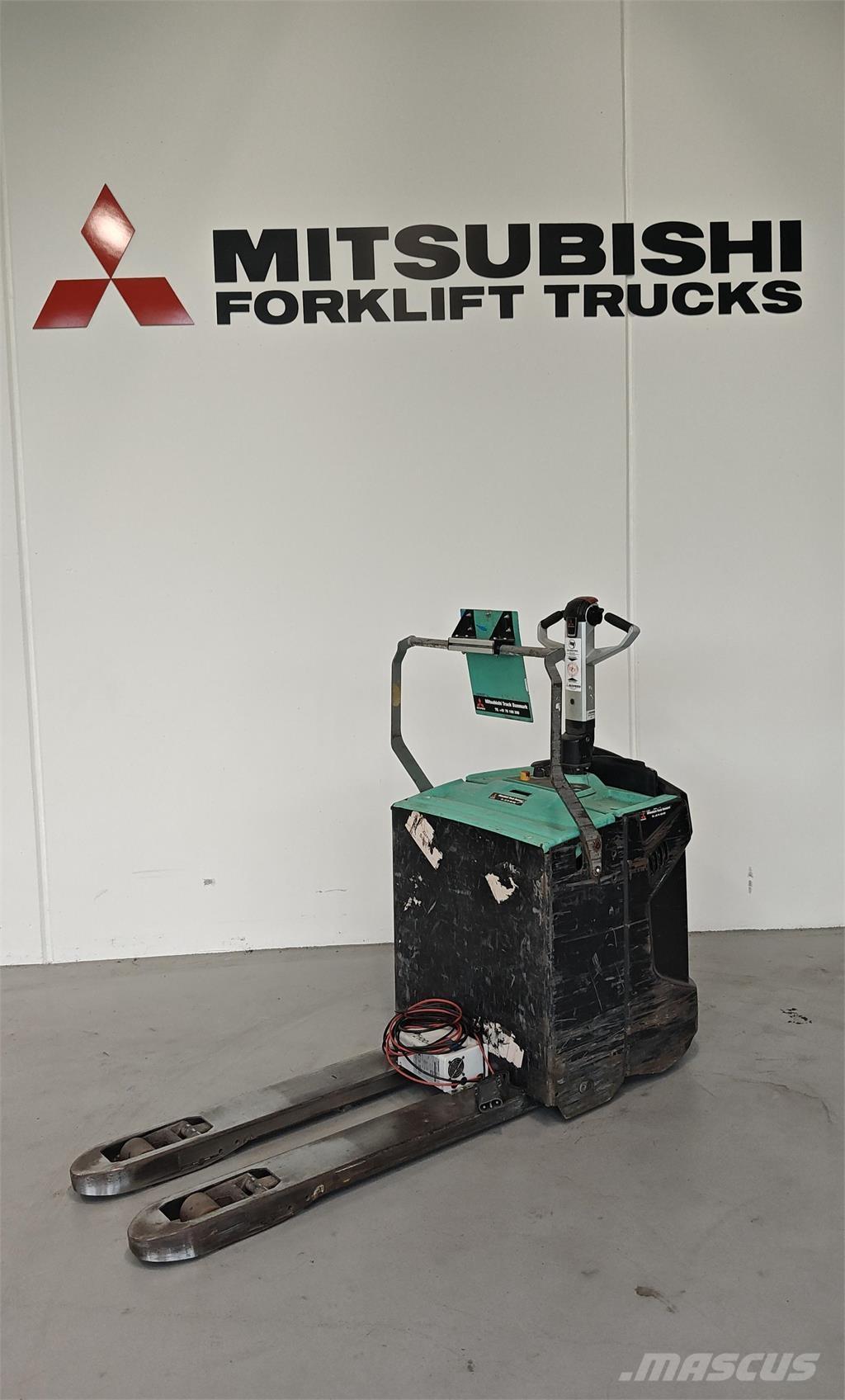 Mitsubishi PBV20N2 Flaktruck