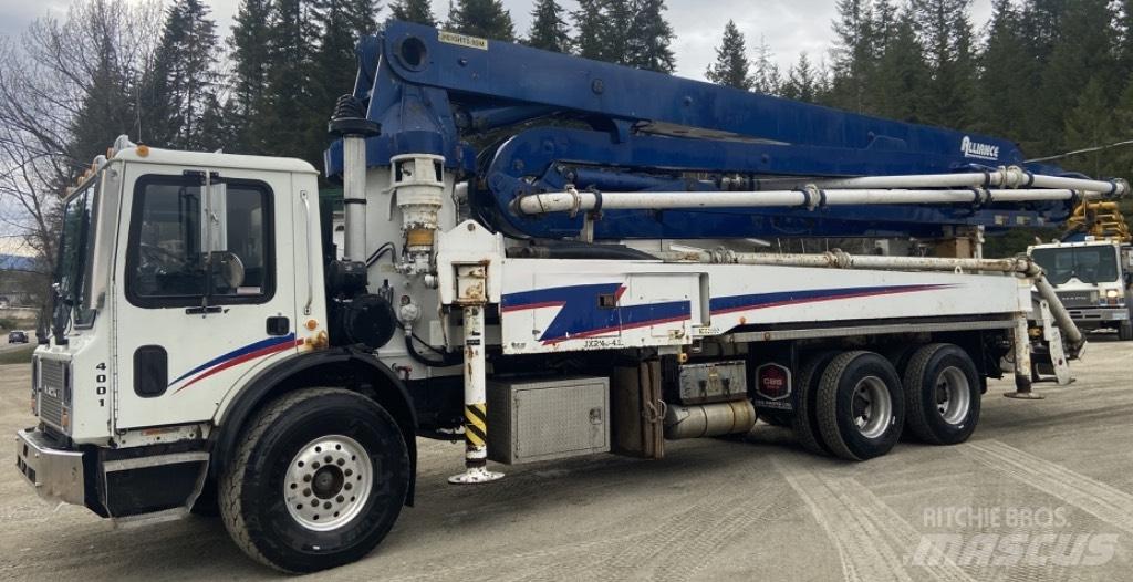 Alliance 40M Lastbilar med betongpump