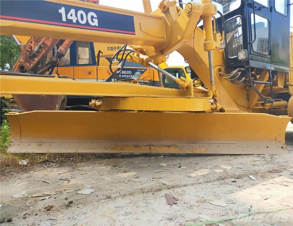 CAT 140G Väghyvlar