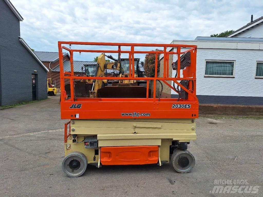 JLG 2030 ES Saxliftar