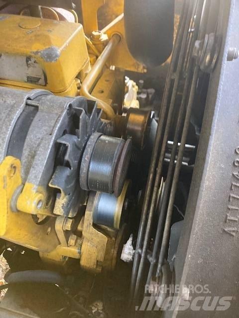 John Deere 200 LC Kvistare