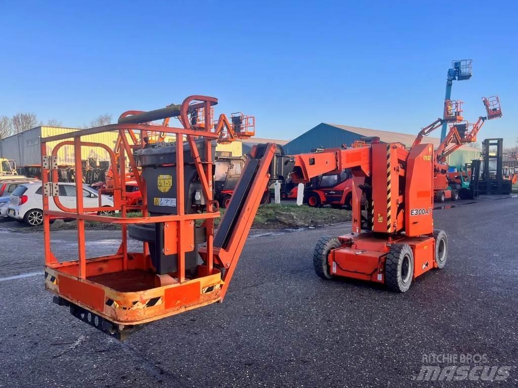 JLG E300AJP Bomliftar