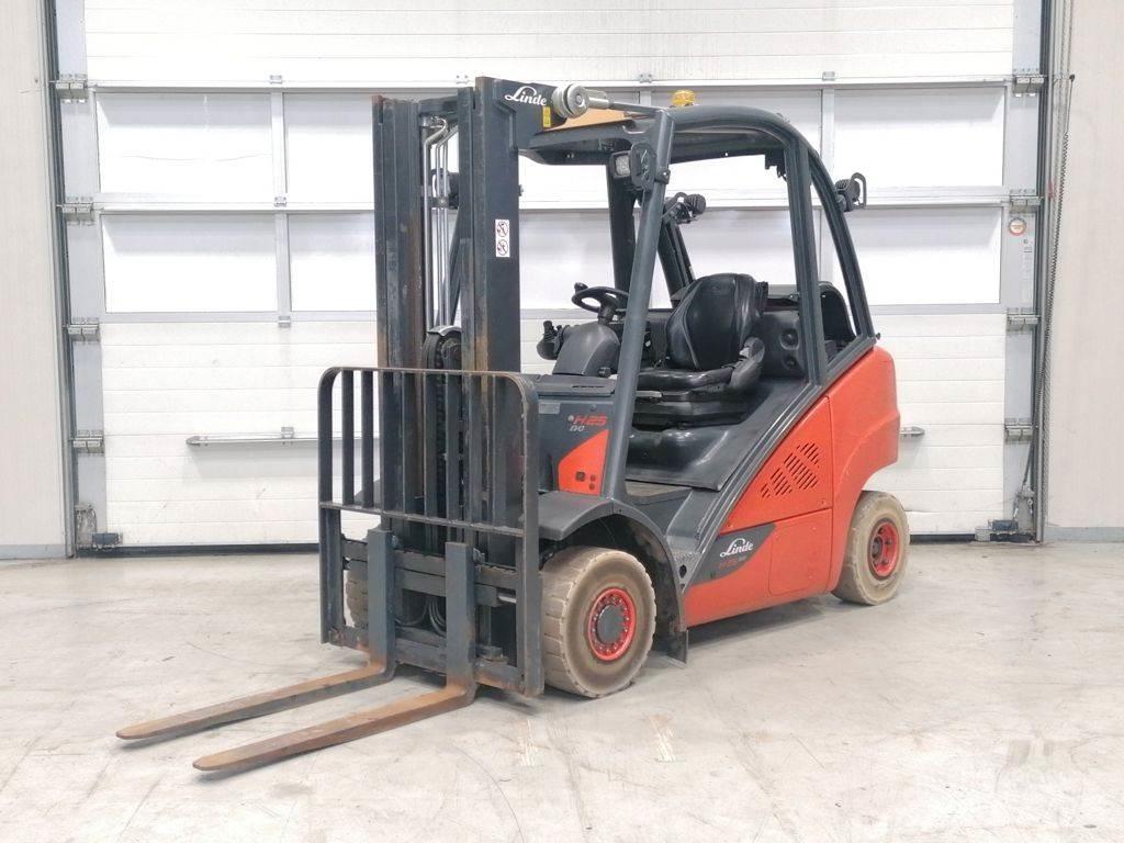 Linde H25T-02 Gasolmotviktstruckar