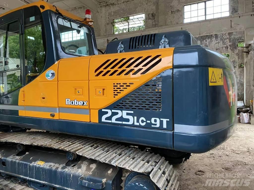 Hyundai 225LC-9 Bandgrävare