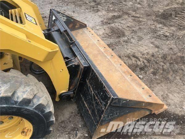 CAT 262 D Kompaktlastare