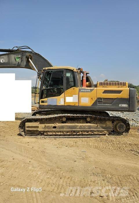 Volvo EC 300 D Bandgrävare