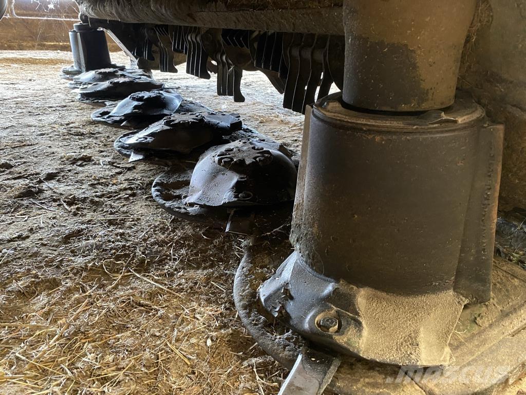 John Deere F 310 R Monterade och påhängda gräsklippare