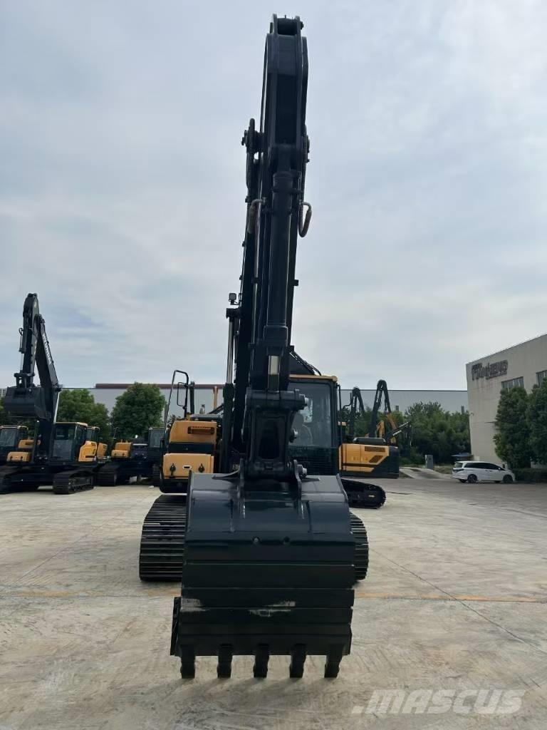 Hyundai HX 220 L Bandgrävare