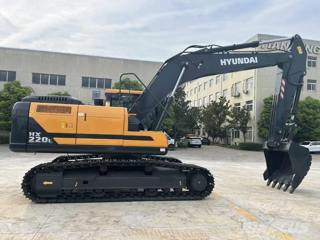 Hyundai HX 220 L Bandgrävare