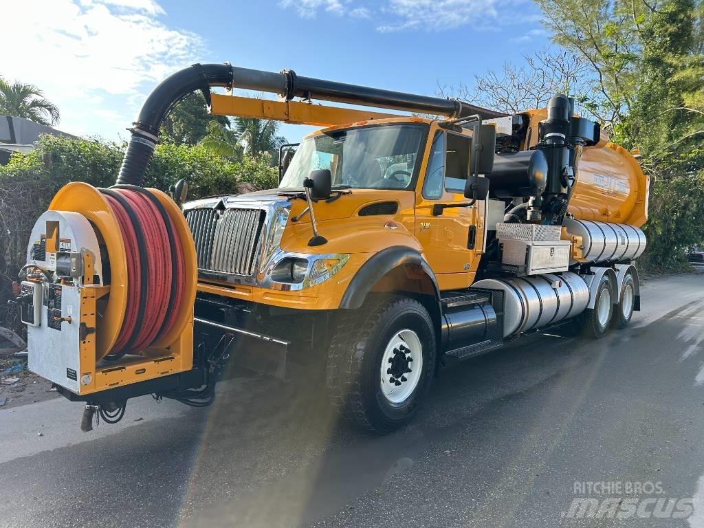 International 7600 Slamsugningsbil