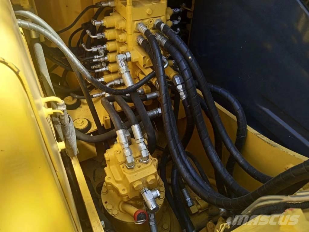 Komatsu PC130-7 Bandgrävare