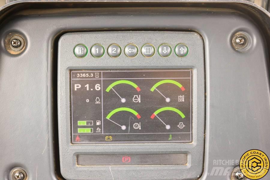 DEERE 750K XLT Bandschaktare