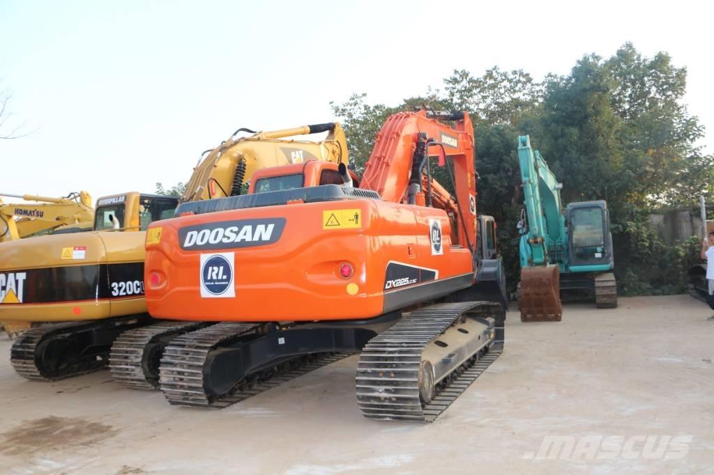 Doosan dx225 Bandgrävare