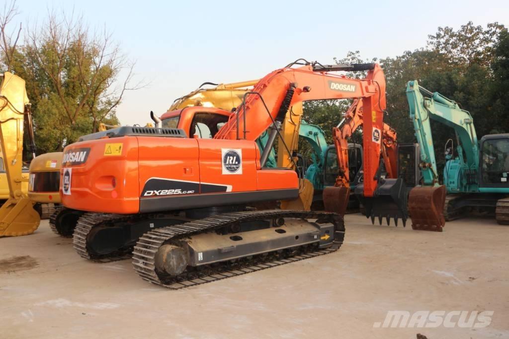 Doosan dx225 Bandgrävare