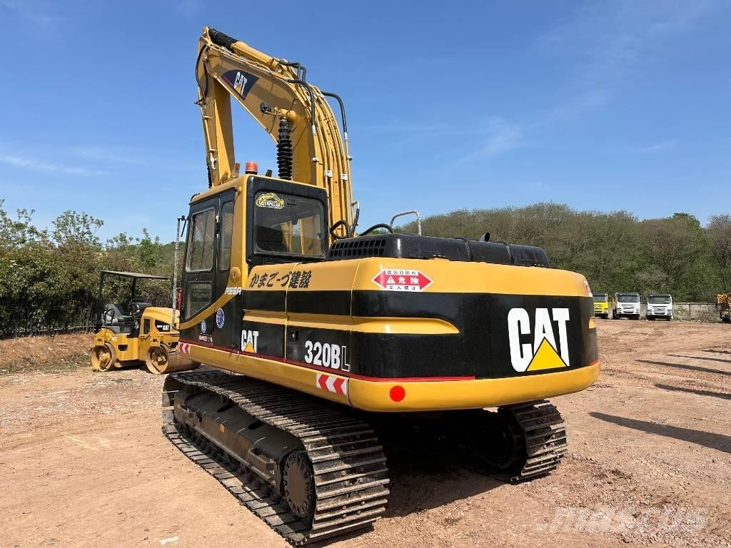 CAT 320 B L Bandgrävare