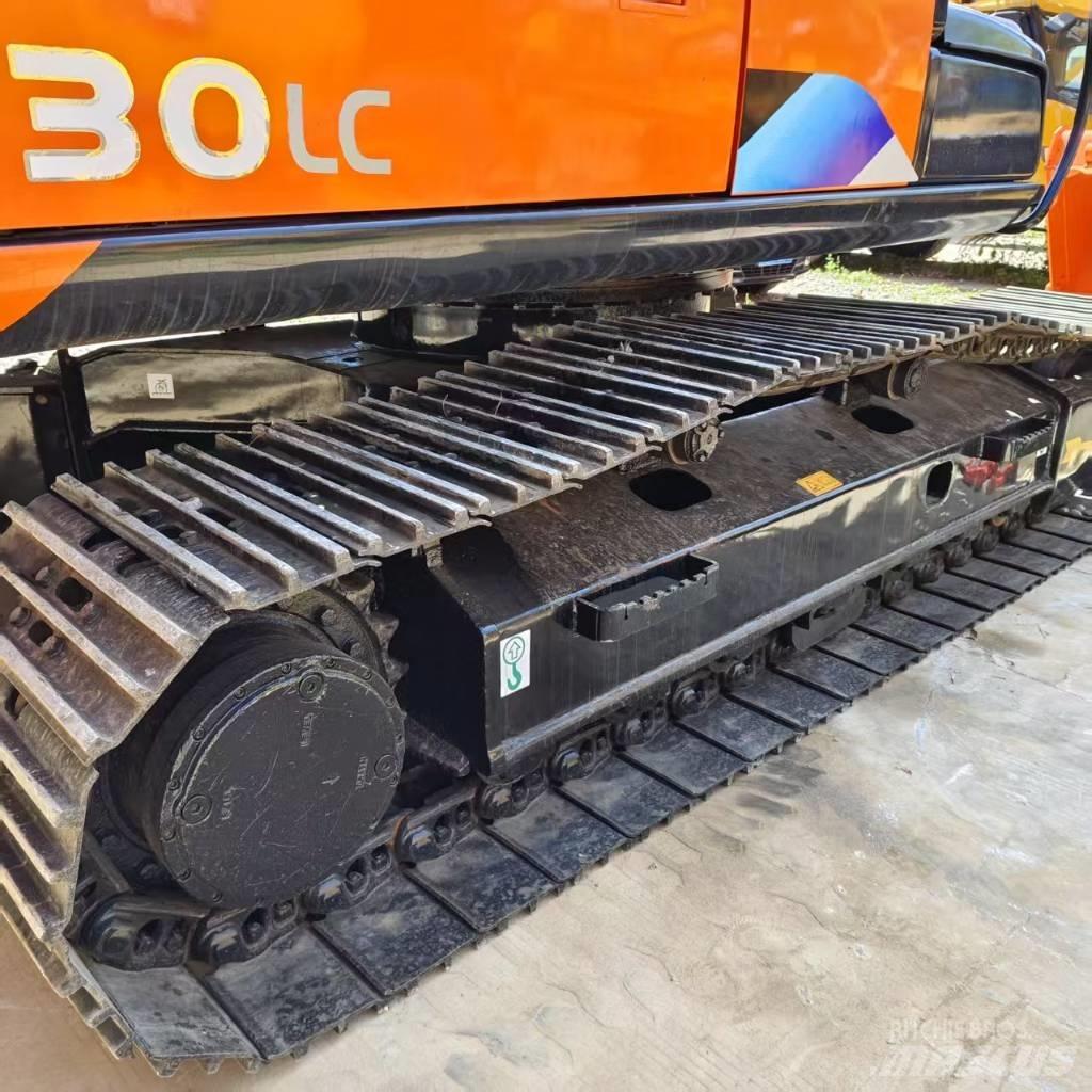 Hitachi ZX 130 Bandgrävare