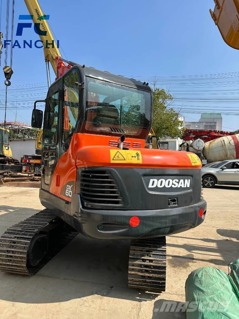 Doosan DX 60-9 C Bandgrävare