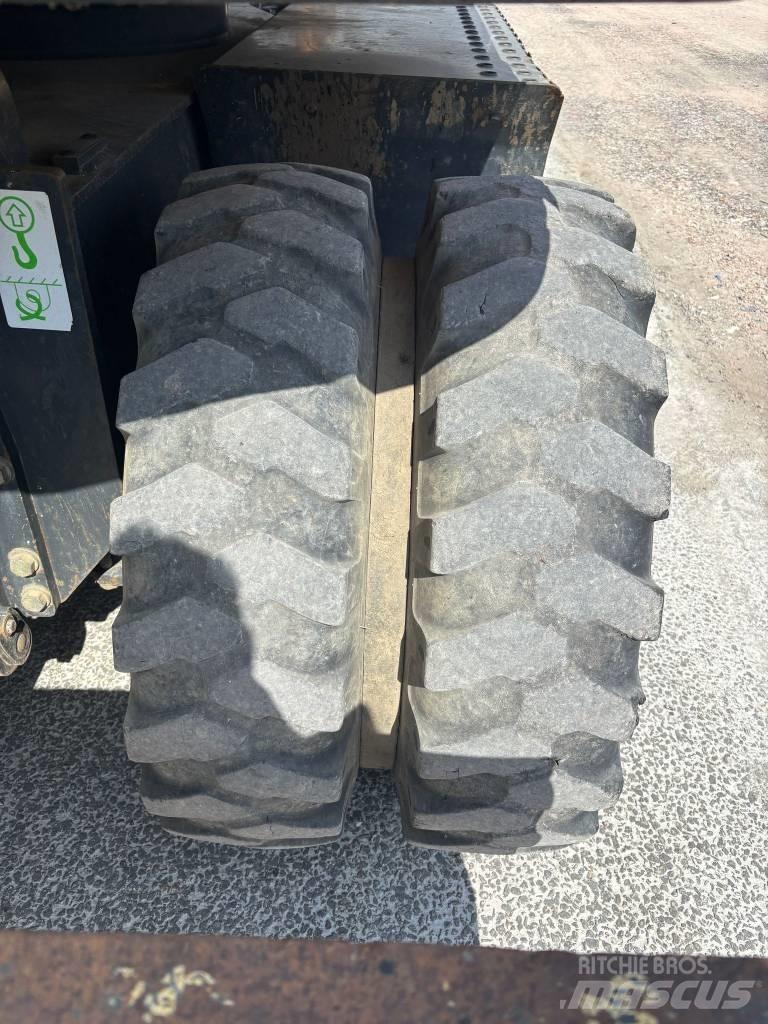 Komatsu PW 160 Hjulgrävare