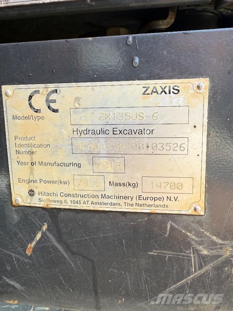 Hitachi ZX 135 US-6 Bandgrävare