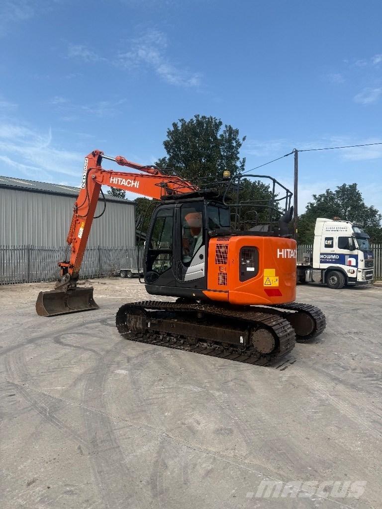 Hitachi ZX 135 US-6 Bandgrävare
