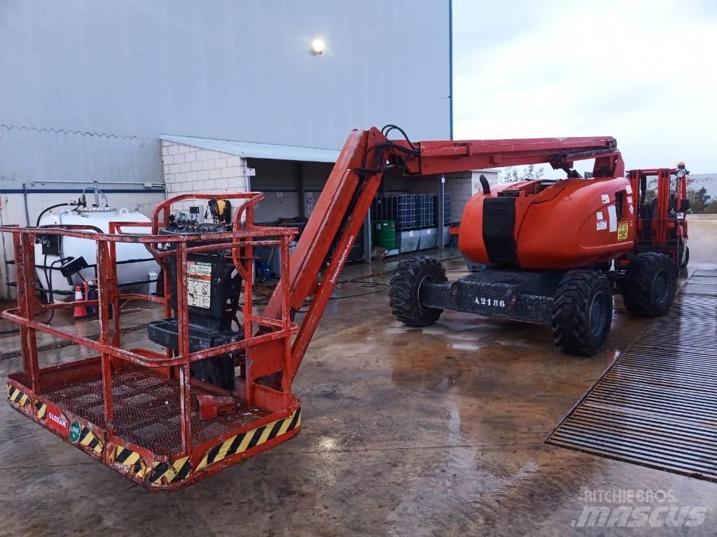 JLG 600 AJ Bomliftar