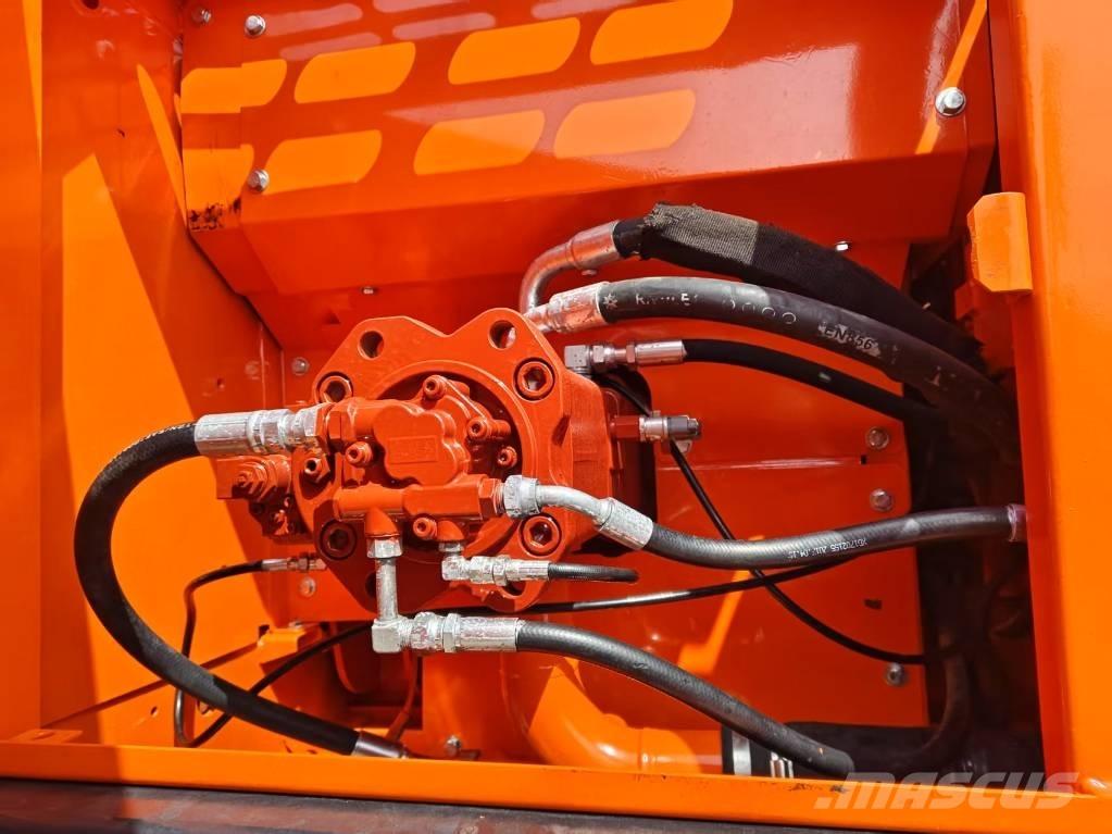 Doosan DX 225 LC-9C Bandgrävare