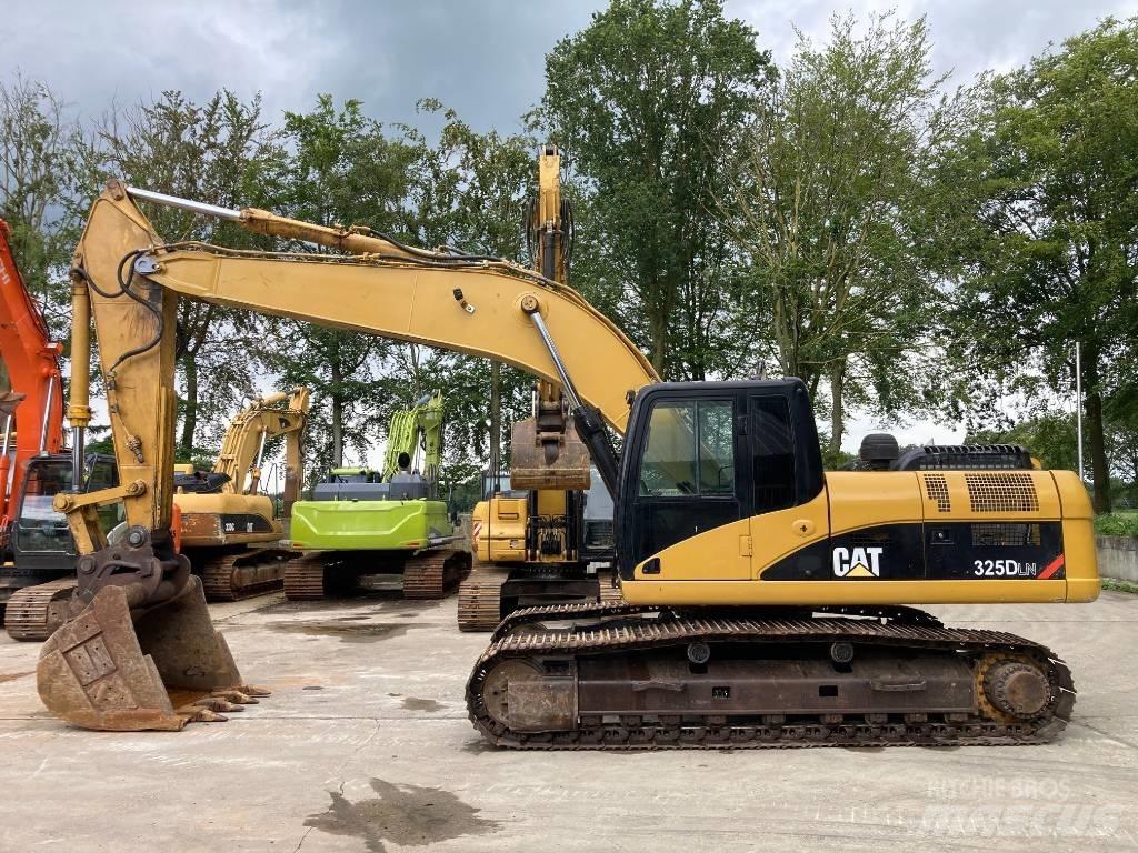 CAT 325 D Bandgrävare