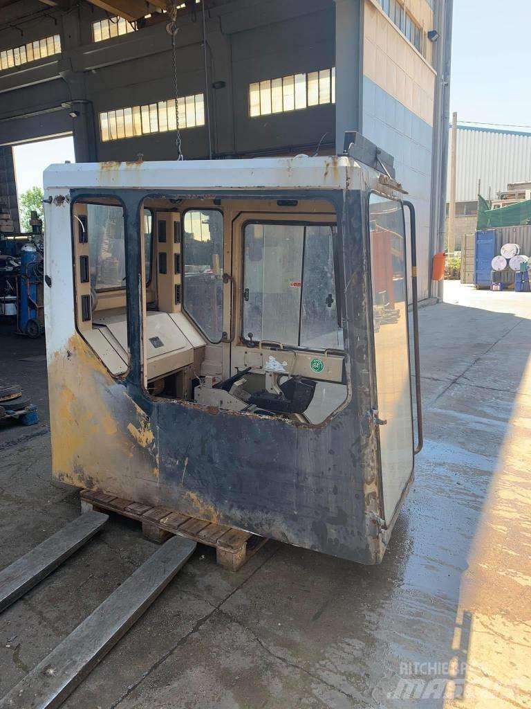 CAT 375 Hytter och interiör