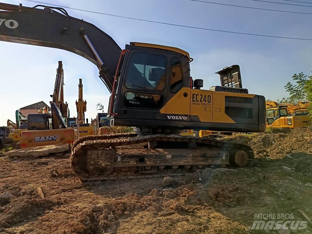Volvo EC 240 Bandgrävare