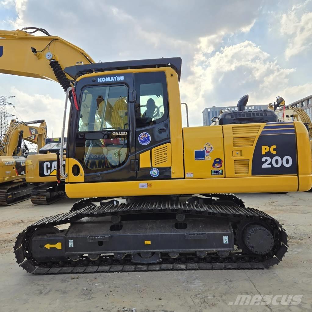 Komatsu PC 200-8 Bandgrävare