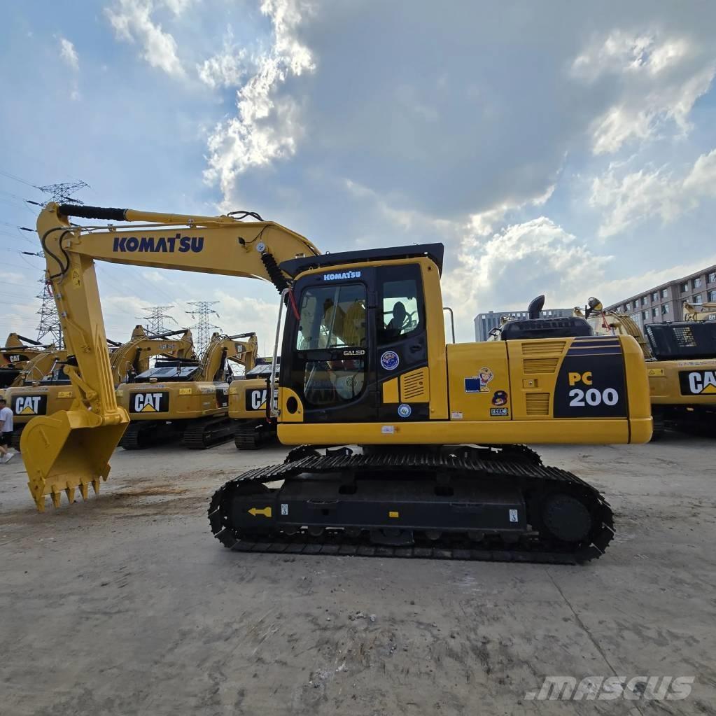 Komatsu PC 200-8 Bandgrävare